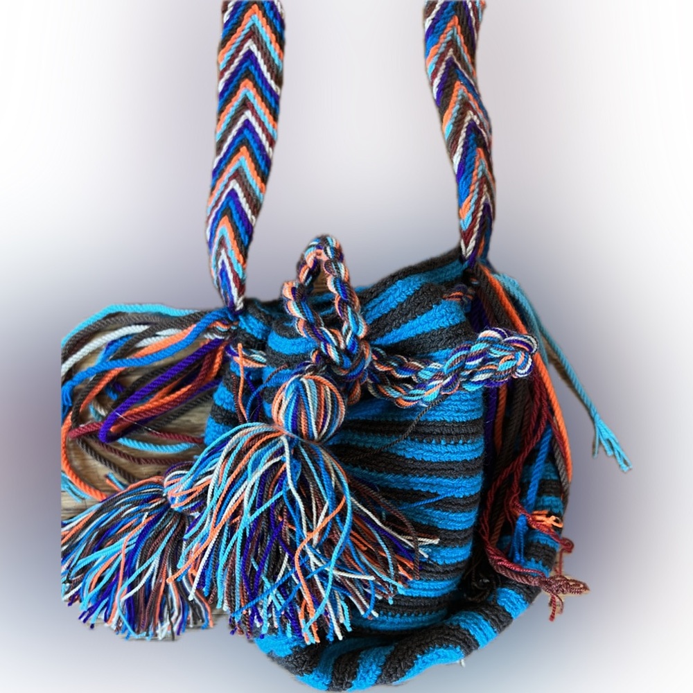 Handmade Woven Shoulder Bag - Picture 2 of 8